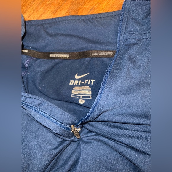 Men’s Nike Dri-Fit Sz Large Blue 1/4 zip. Great condition - Picture 4 of 5